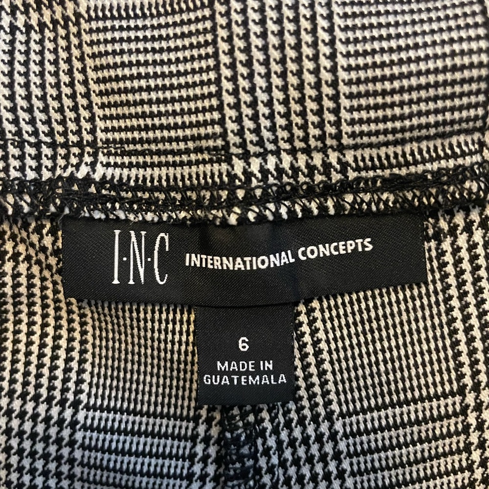 INC (NEW) ladies shorts